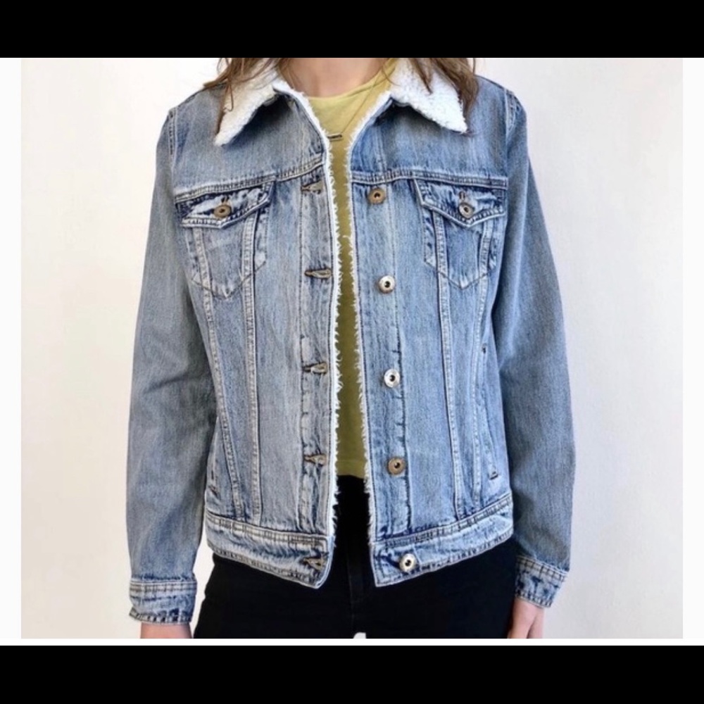 NWT DENIM JEAN JACKET WITH SHEARLING COLLAR